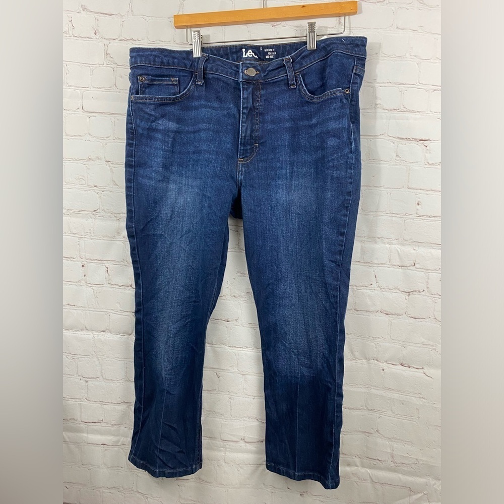 Lee Jeans Womems Plus Size 18 Darkwash Midrise Regular Fit Straight Leg Stretchy